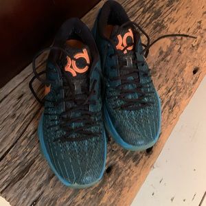 KD 8 basketball shoes